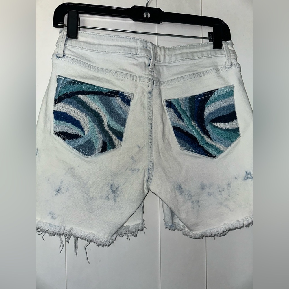 NWOT Lulus Driftwood Embroidered Raw Hem Shorts